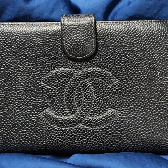 Chanel CC logo GUC BLACK CAVIAR KISSLOCK LONG BIFOLD WALLET - Picture 1 of 8